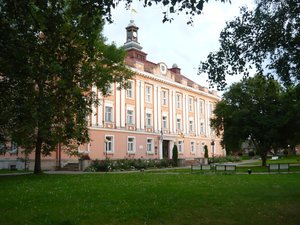 Оттепя. главная площадь.