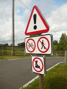 Спуск для тех кому жить надоело:) Я с него спускалась:)