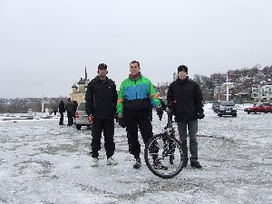 На Адмиралтейской площади.