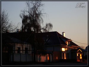 Дом в закатных цветах