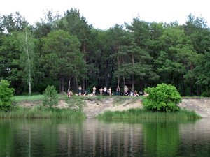 то самое фото с другого берега. увы, оптического увеличения мыльницы хватило только на пиксели неправильной формы