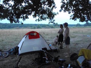 KEEPER и компания(в палатке с рекламой Meteor).