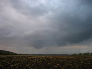 Догоняющая поливающая туча у Дона