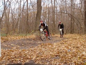 PA319737.JPG (232.05 КБ) 11726 просмотров Лидеры 1-ый круг финишируют