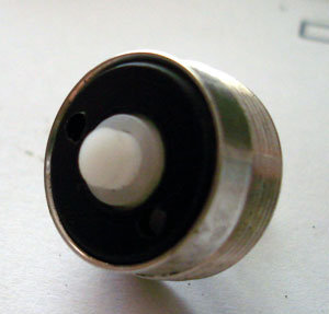 DSC07940.jpg (12.73 КБ) 10862 просмотра Кнопка включения в сборе. Китайцы почему-то не хотели прикручивать уплотнительную шайбу