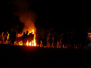 DSC07534.jpg (60.05 КБ) 10974 просмотра Ночь шторма: все танцуют в мокрых спальниках вокруг костра )))