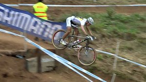 Nino Schurter 650B Jump.jpg