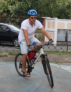 колено  внизу