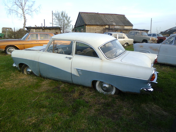 FORD TAUNUS - модель поновее