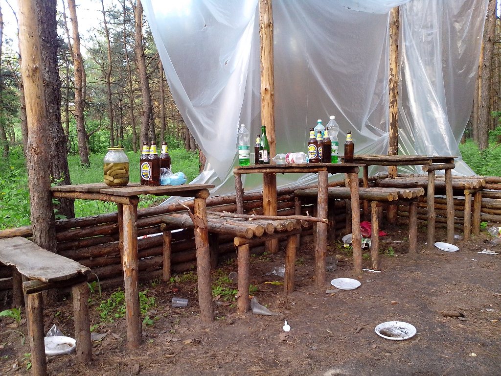 Столики в баре