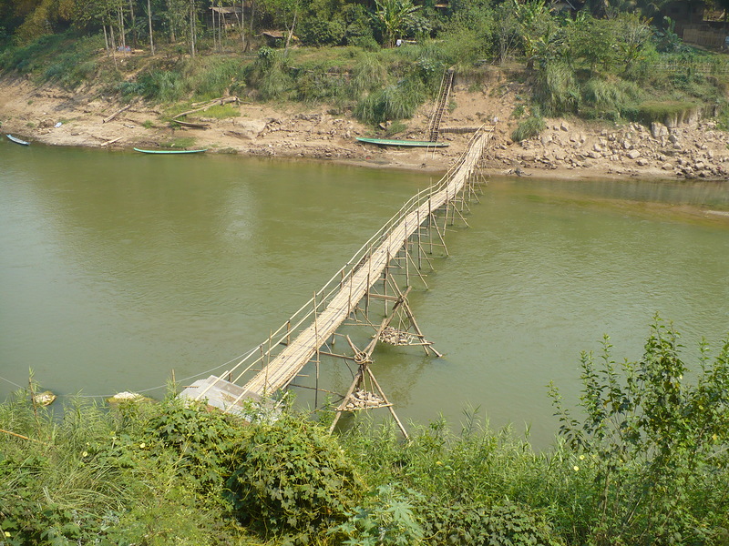 Мост в Луанг Прабанге.