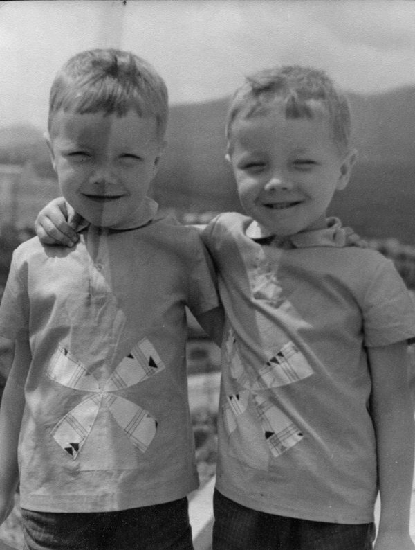 Тогда у нас был велосипед "Бабочка", по моему один на двоих. Кто здесь Александр, а кто Андрей, вот вопрос?