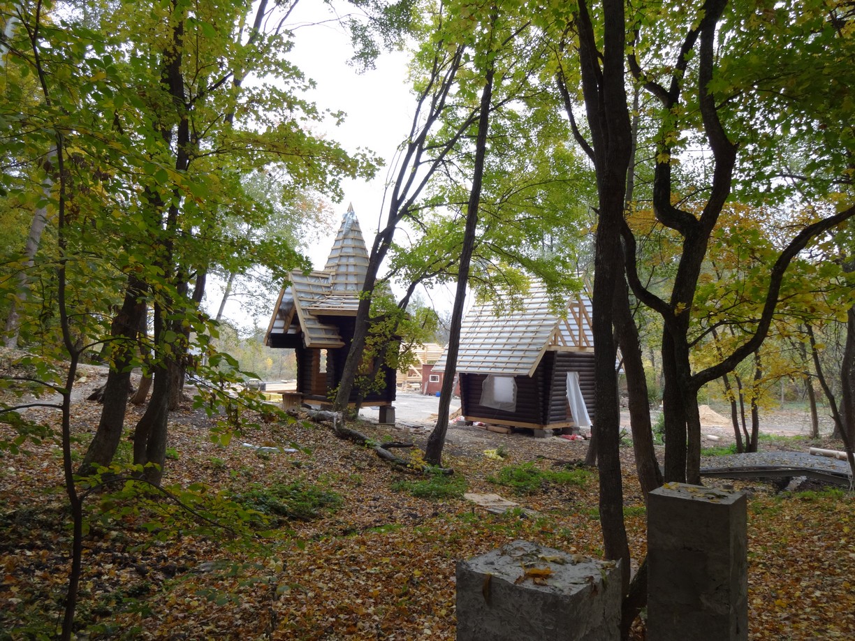 Вид на стройку с родника в Карачуне