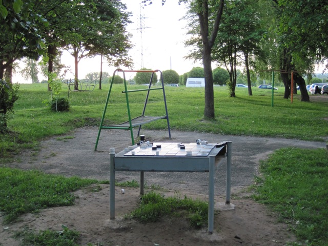 Главное в &quot;Чапая&quot; такими шашками не играть.