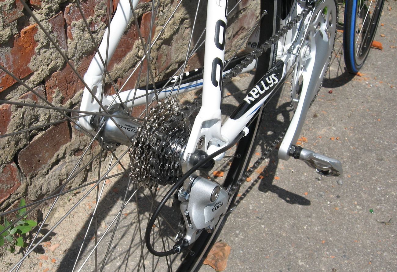 Kellys-ARC-2.9-rear-view-shifter.jpg