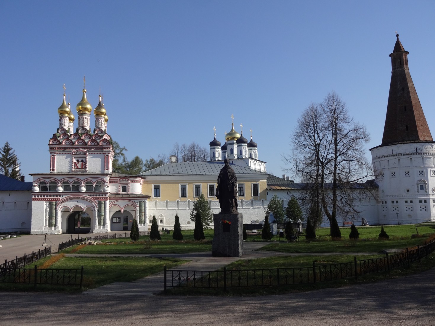 Монастырь. Общий вид