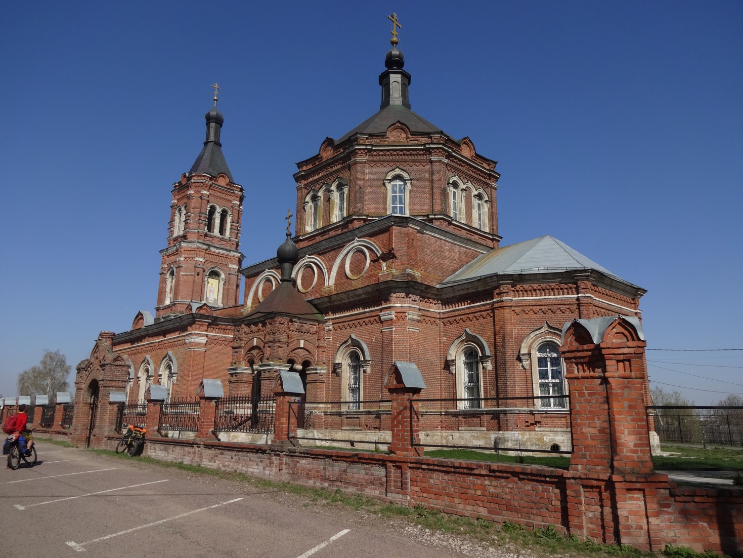 Храм в Суворово