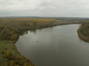 Слева у изгиба дона стоянка Вело36