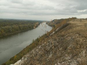 Справа вверху дорога к монастырю