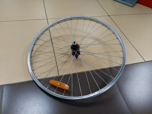 A8p7uL3DsjY-640.jpg