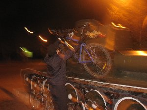 Танковый велобагажник прост и легок в использовании!