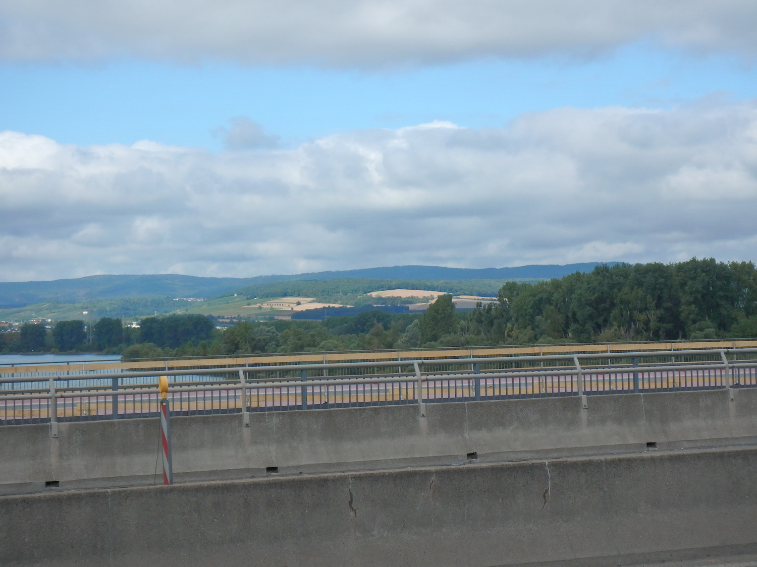 9bridge hills.jpg