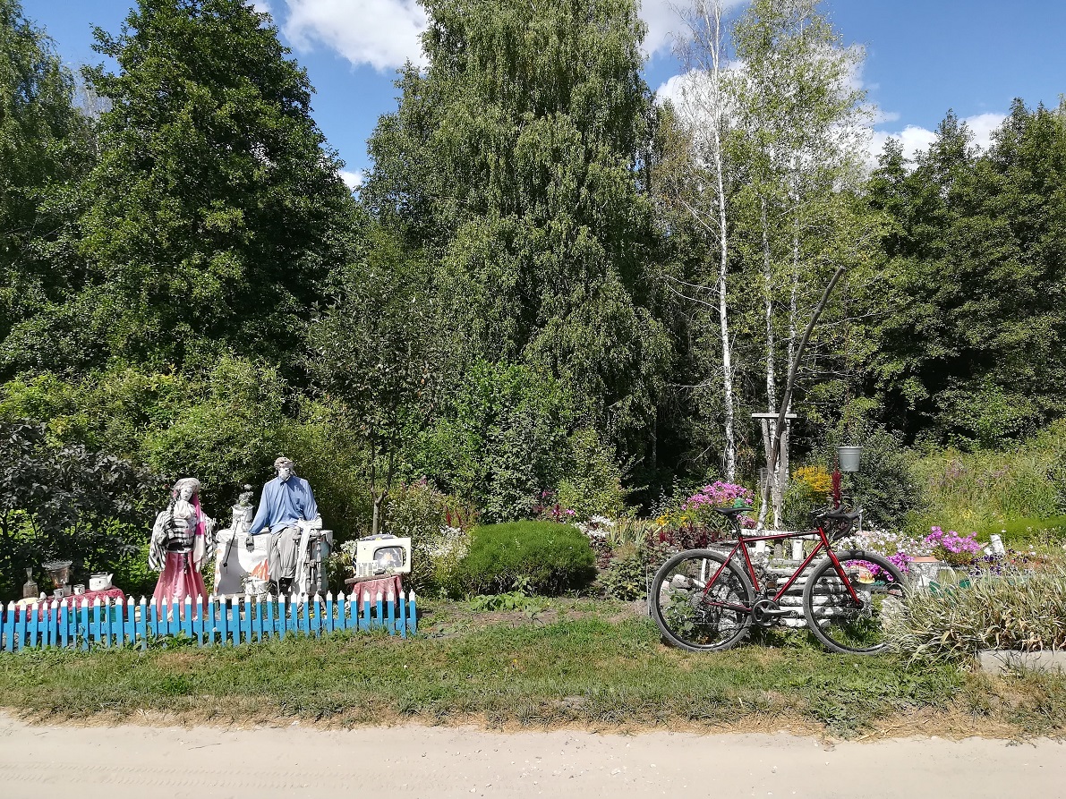 Сельский паноптикум. Родник перед Хохлом