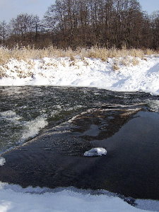 Если не учитывать берега, то как каскад водопада