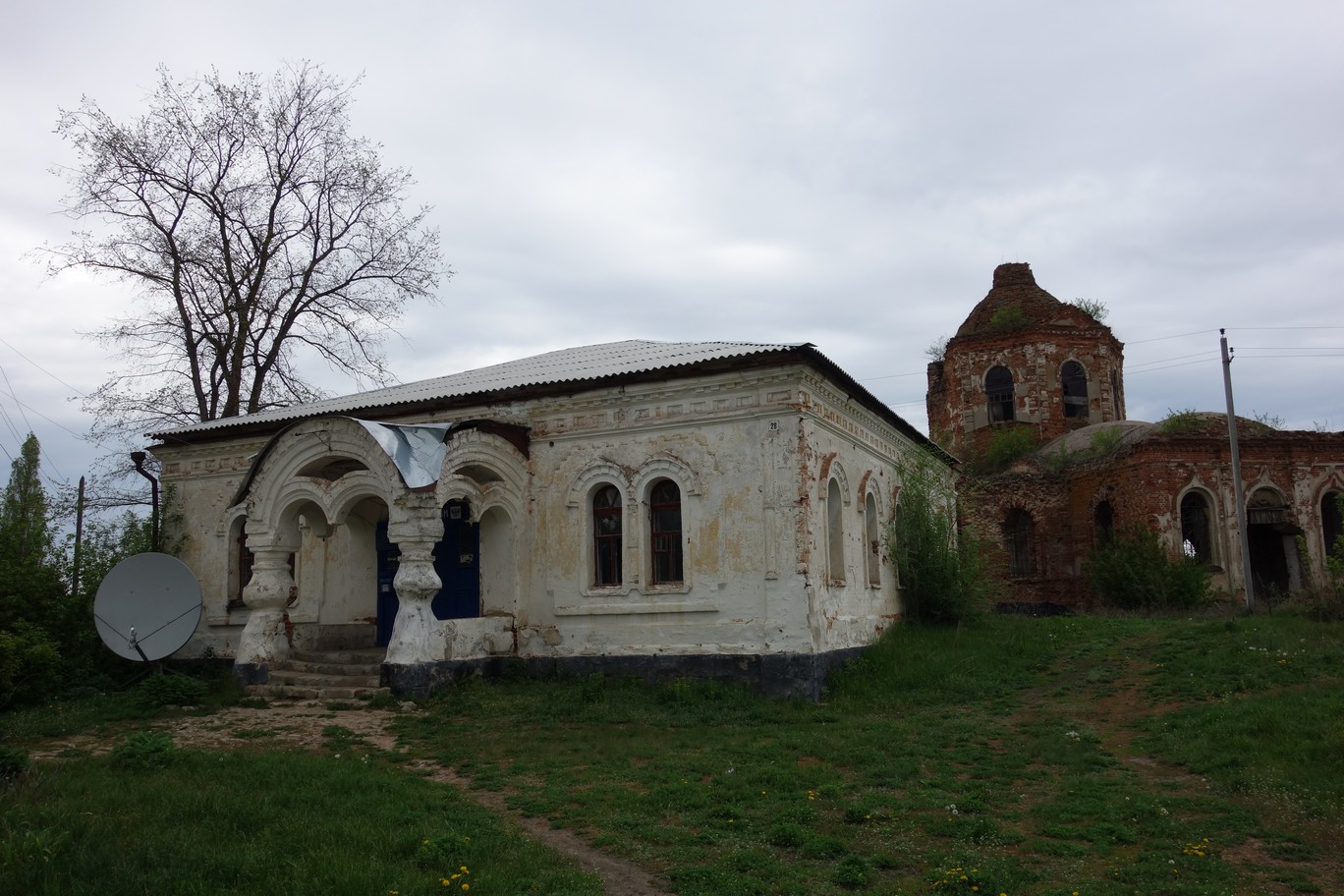 Церковная школа, а ныне почта в селе Журавка