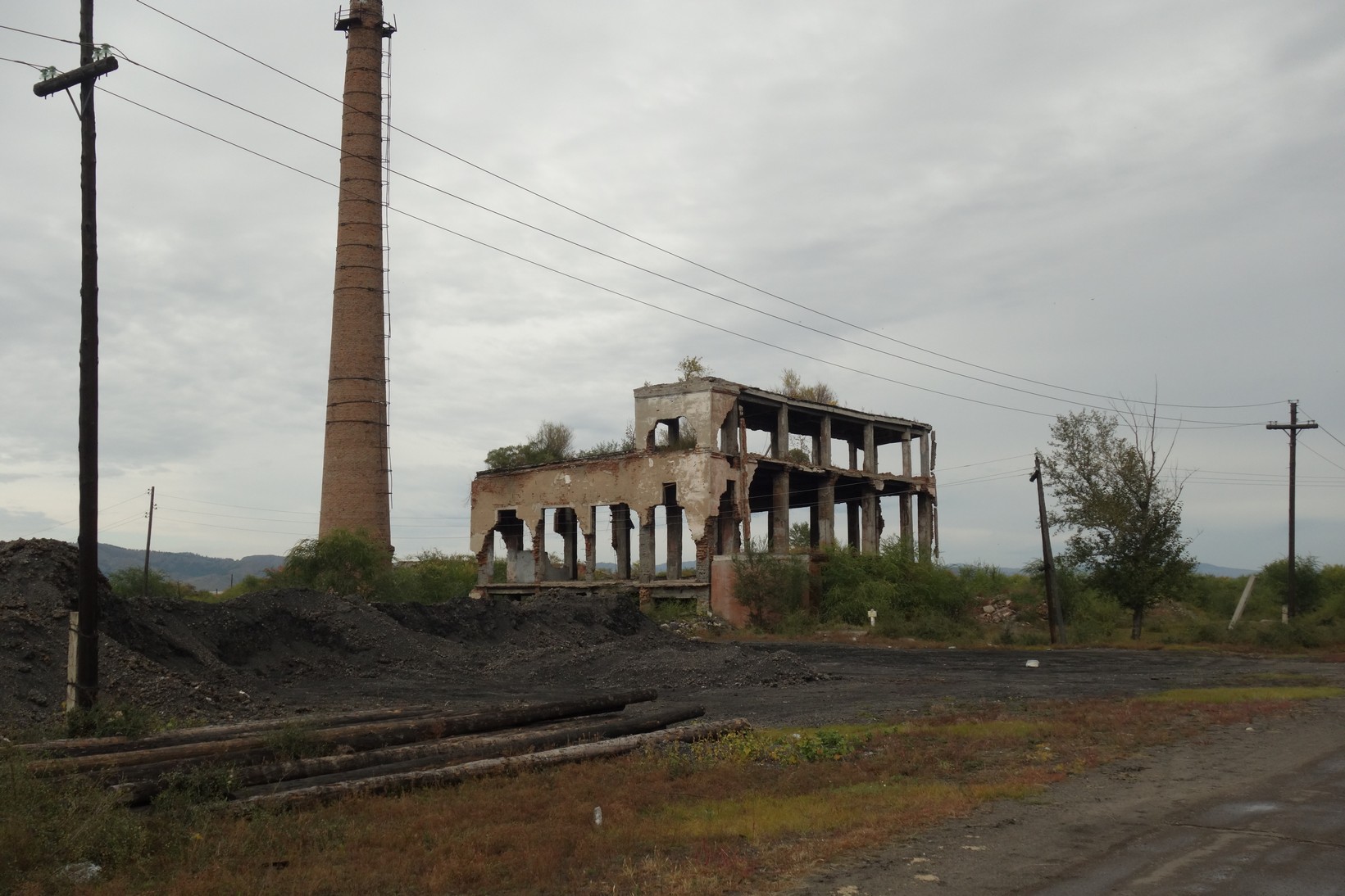 Некогда горноперерабатывающий посёлок Харанхой