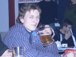 и пиииво пилиии в пивных кружках...