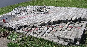 800px-Tiananmen-Wroclaw-plDominikanski.jpg
