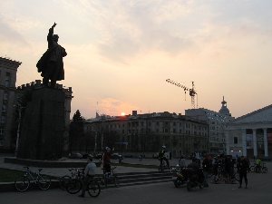 И Ленин нам путь указал... Правда в направлении его жеста ни одного кода не было, ну да ладно.