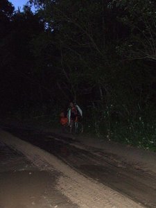 Выехали а Новгородскую обл. где то здесь должен был быть асфальт. Время начало первого ночи
