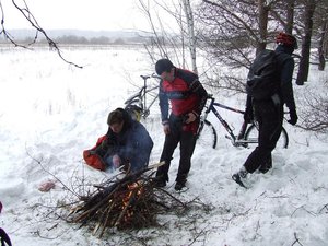 Половина пути, привал. Метель только начинается.