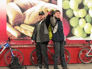 3.jpg (242.98 КБ) 7617 просмотров Пусть всегда будет мир, дружба, байки, покатушки, и...