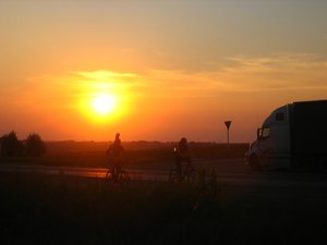 Двое и закат