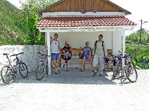 Середина пути. пол часа на отдых и обратно домой:)