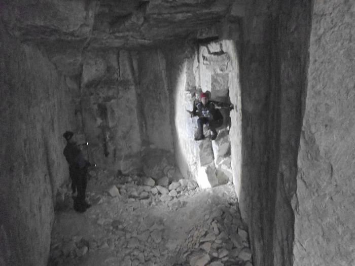 6 cave1.jpg