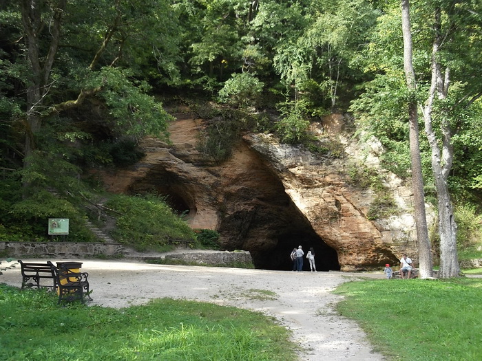 59 cave1.jpg