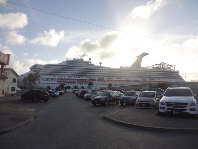 У этого даже аквапарк на верхней палубе