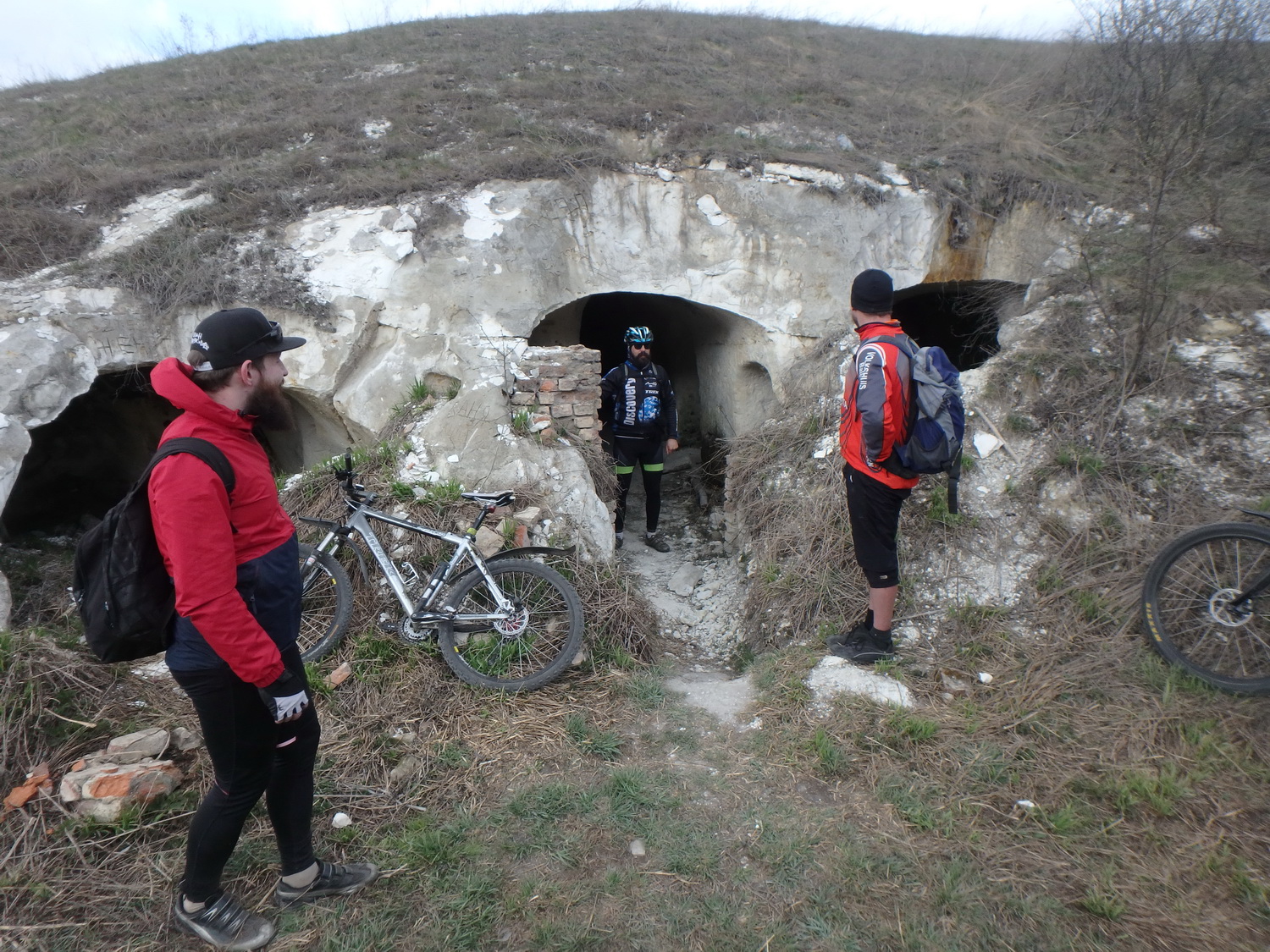 19CAVE.jpg