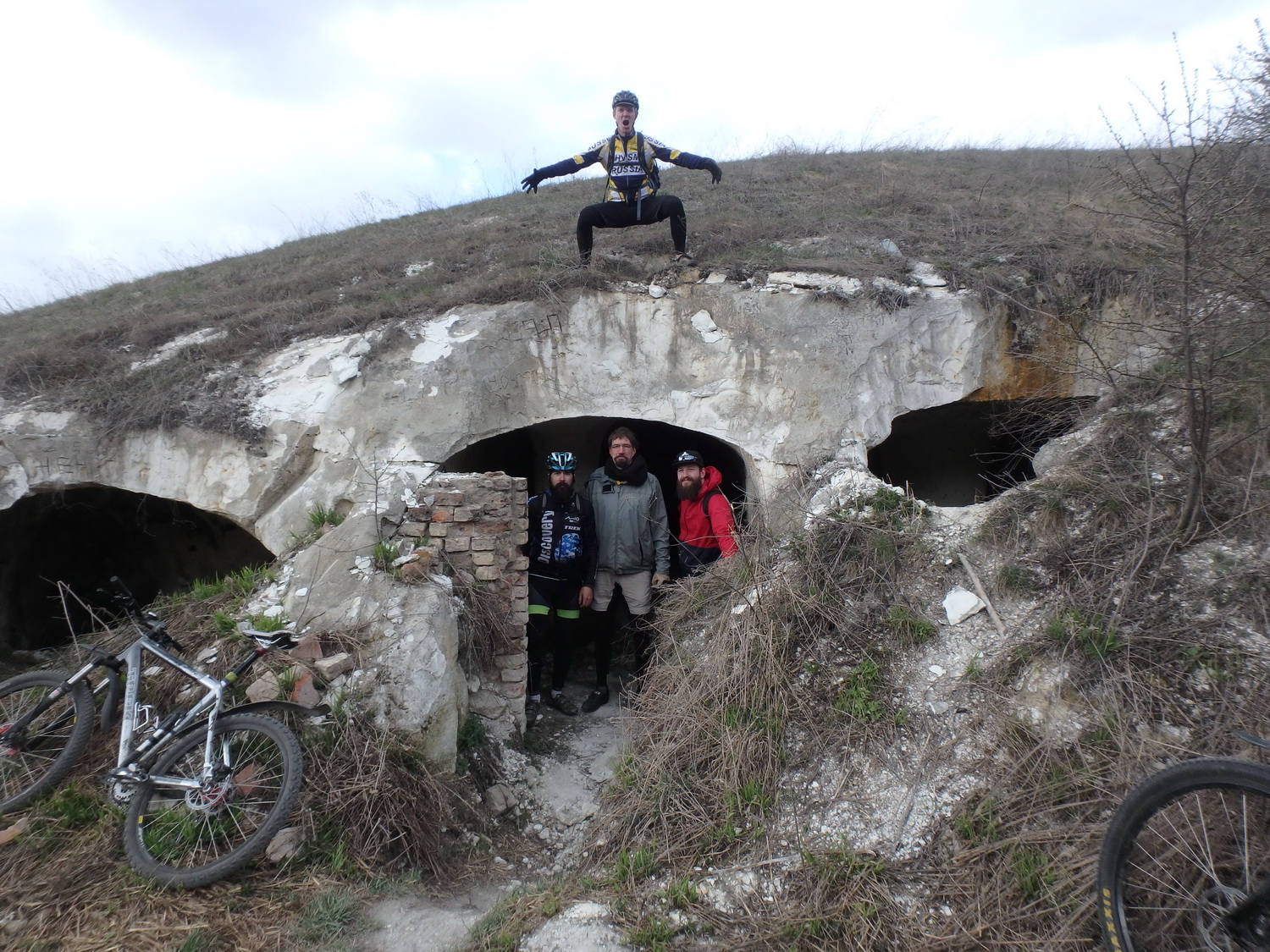 20CAVE.jpg