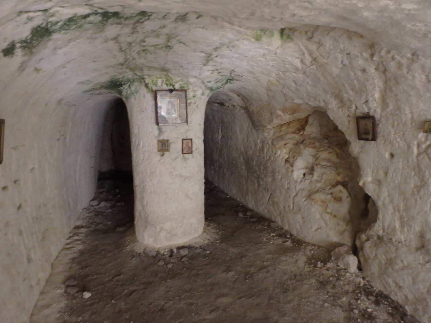21CAVE.jpg